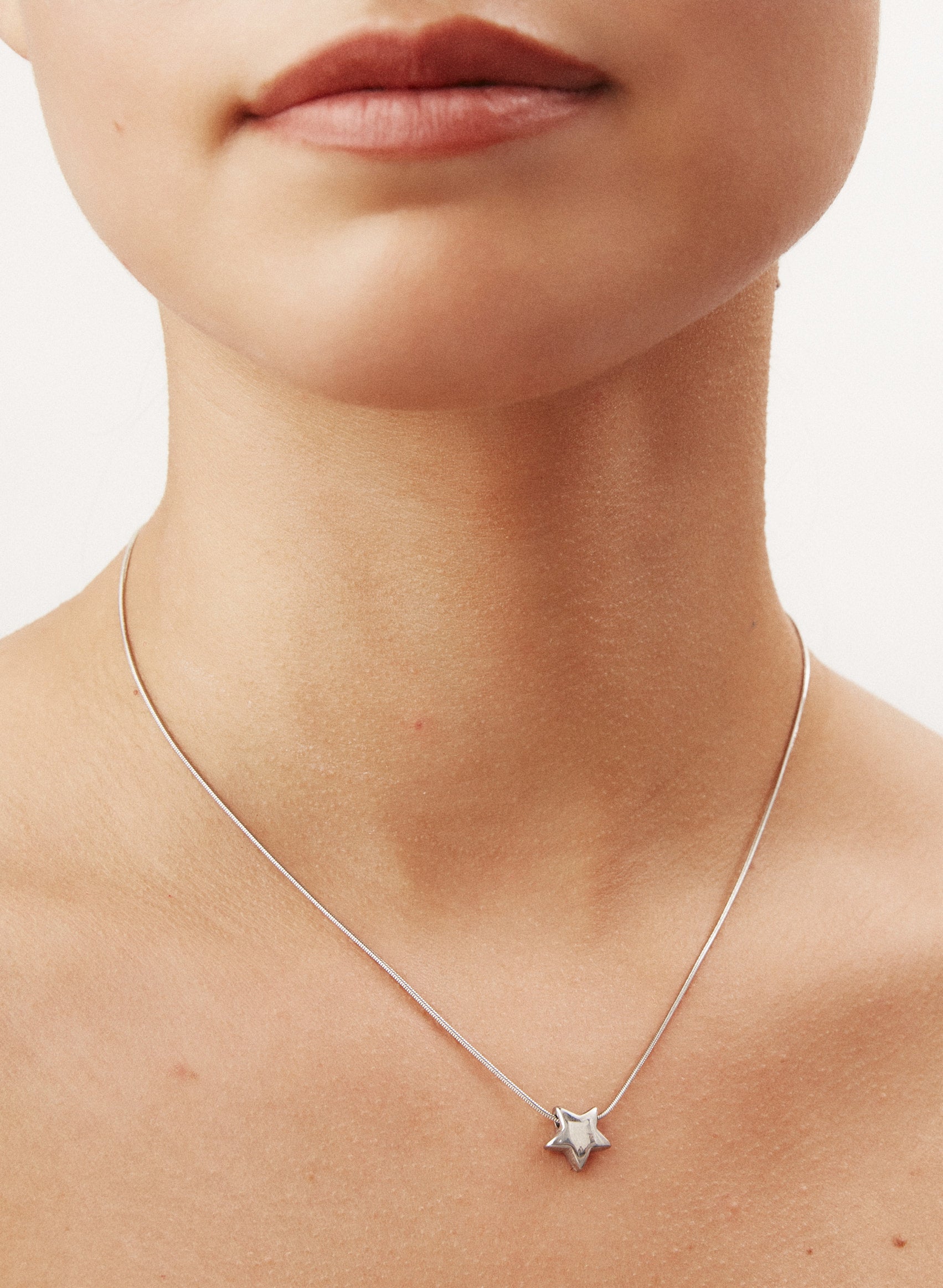 COLLAR RINA PLATEADO