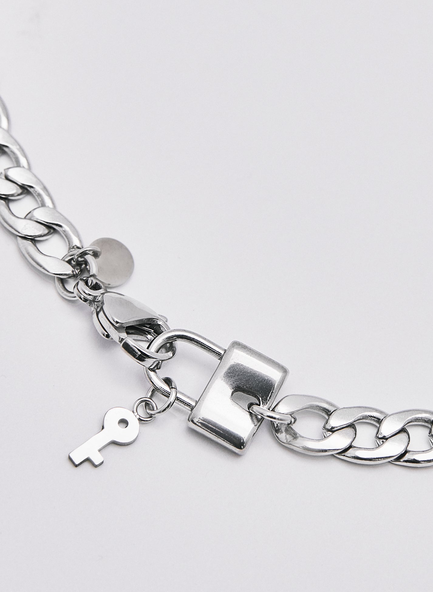 COLLAR THAIS PLATEADO