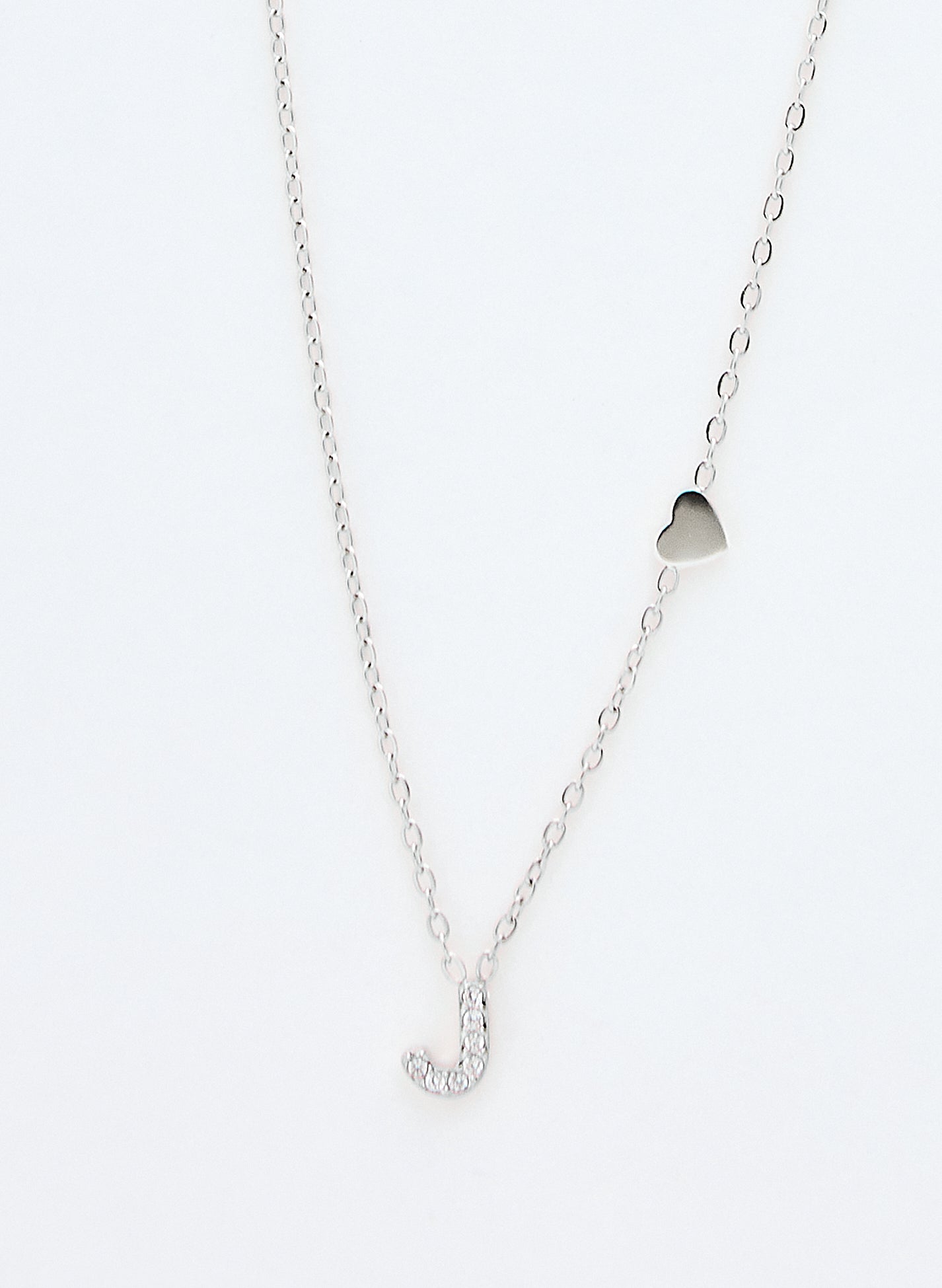 COLLAR INICIAL PLATEADO ABALORIOS