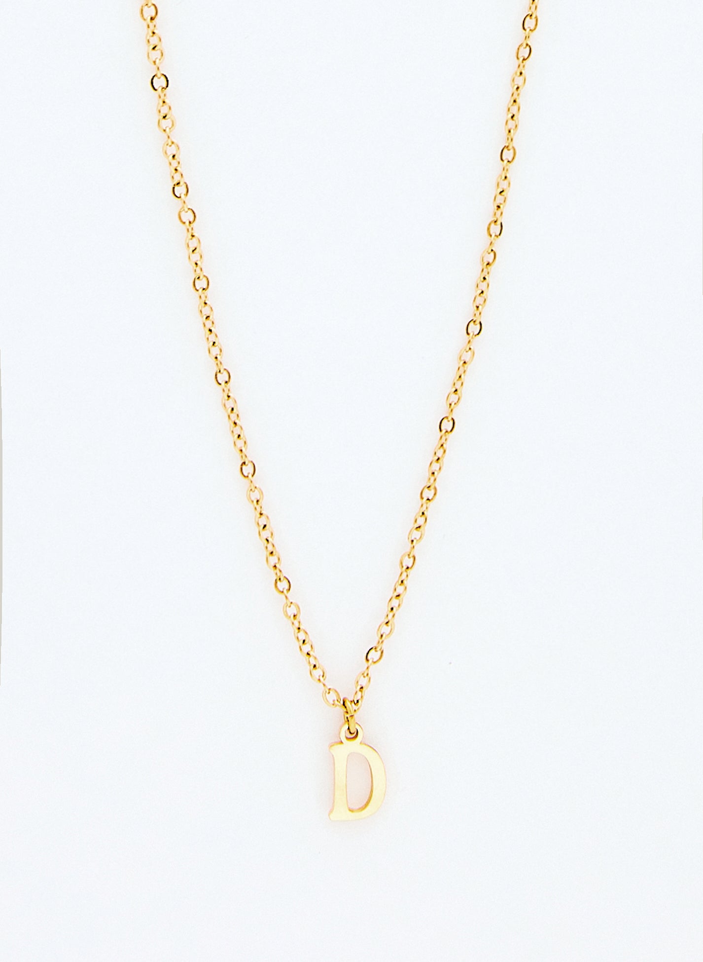 COLLAR INICIAL DORADO