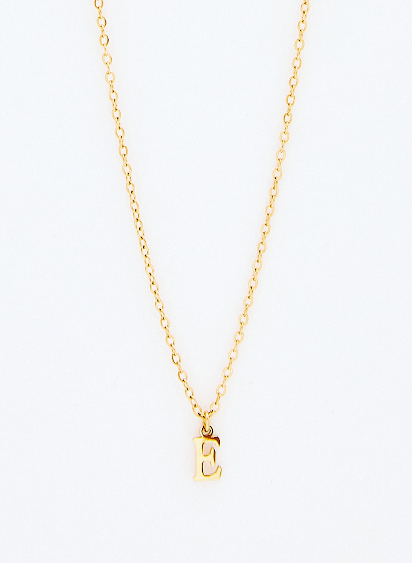COLLAR INICIAL DORADO