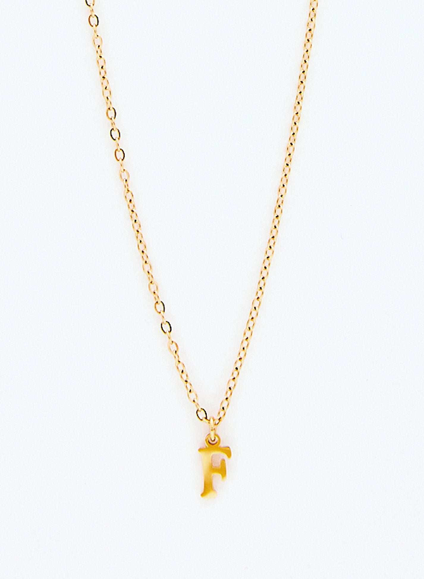 COLLAR INICIAL DORADO