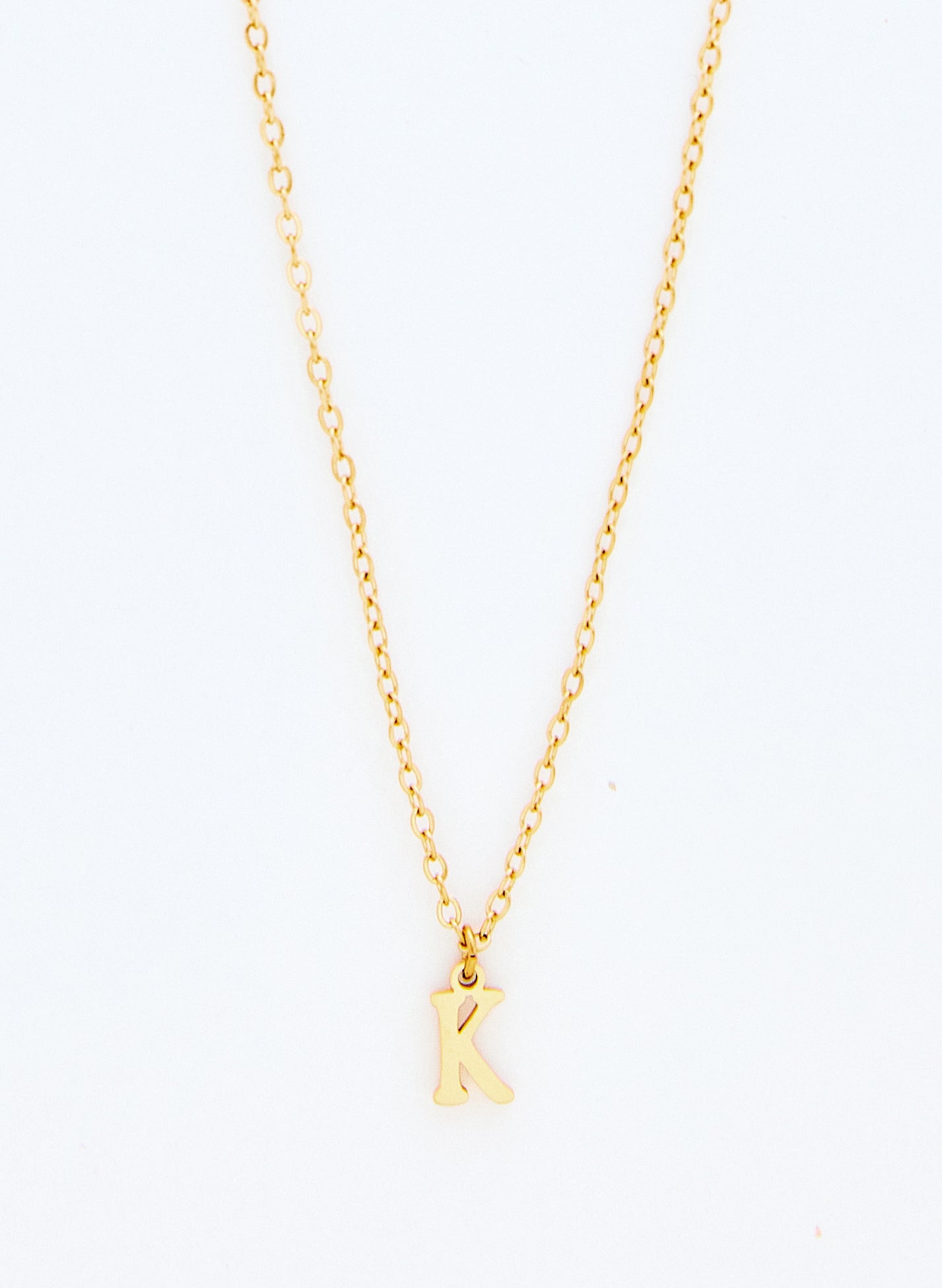 COLLAR INICIAL DORADO