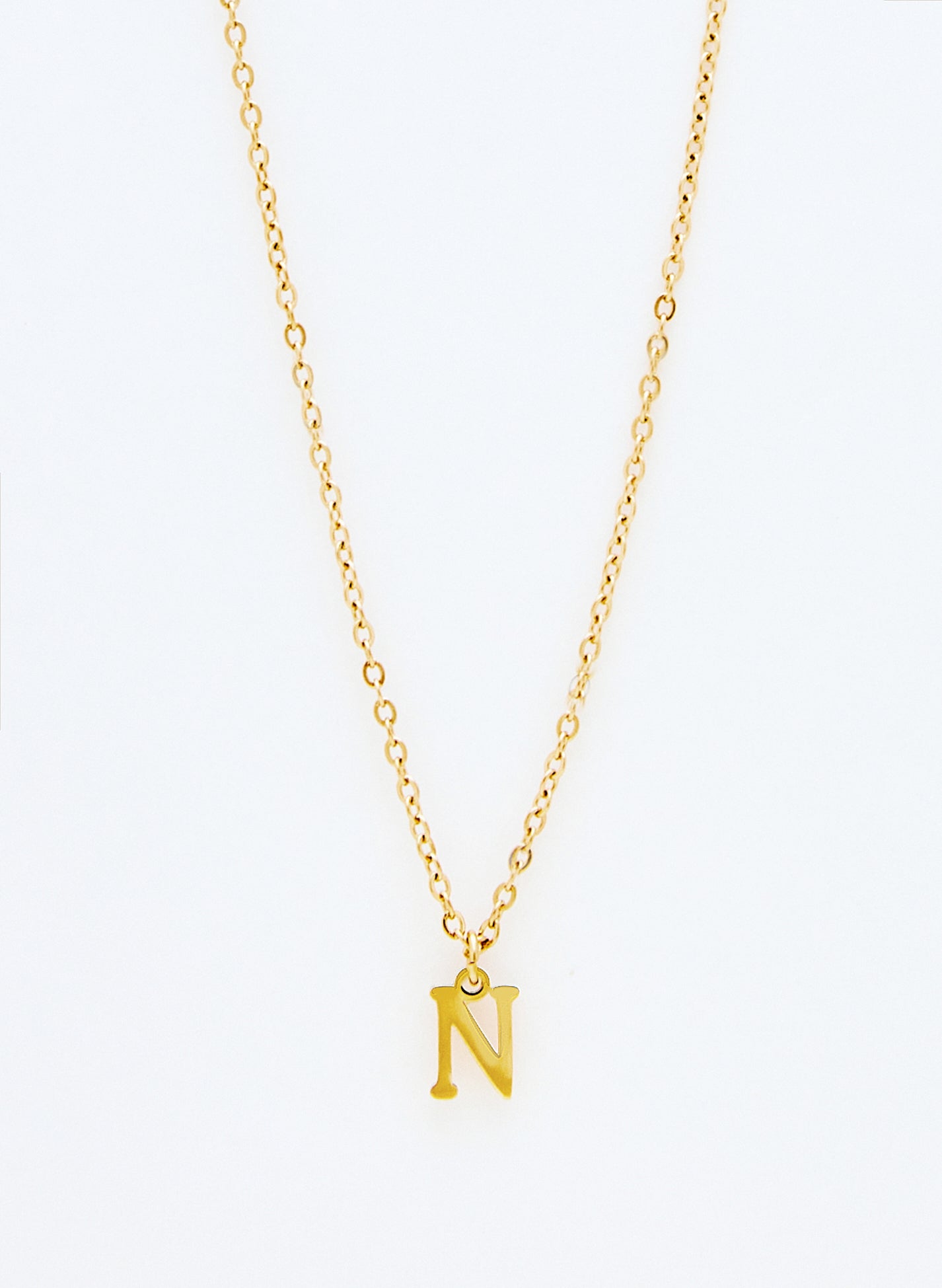 COLLAR INICIAL DORADO