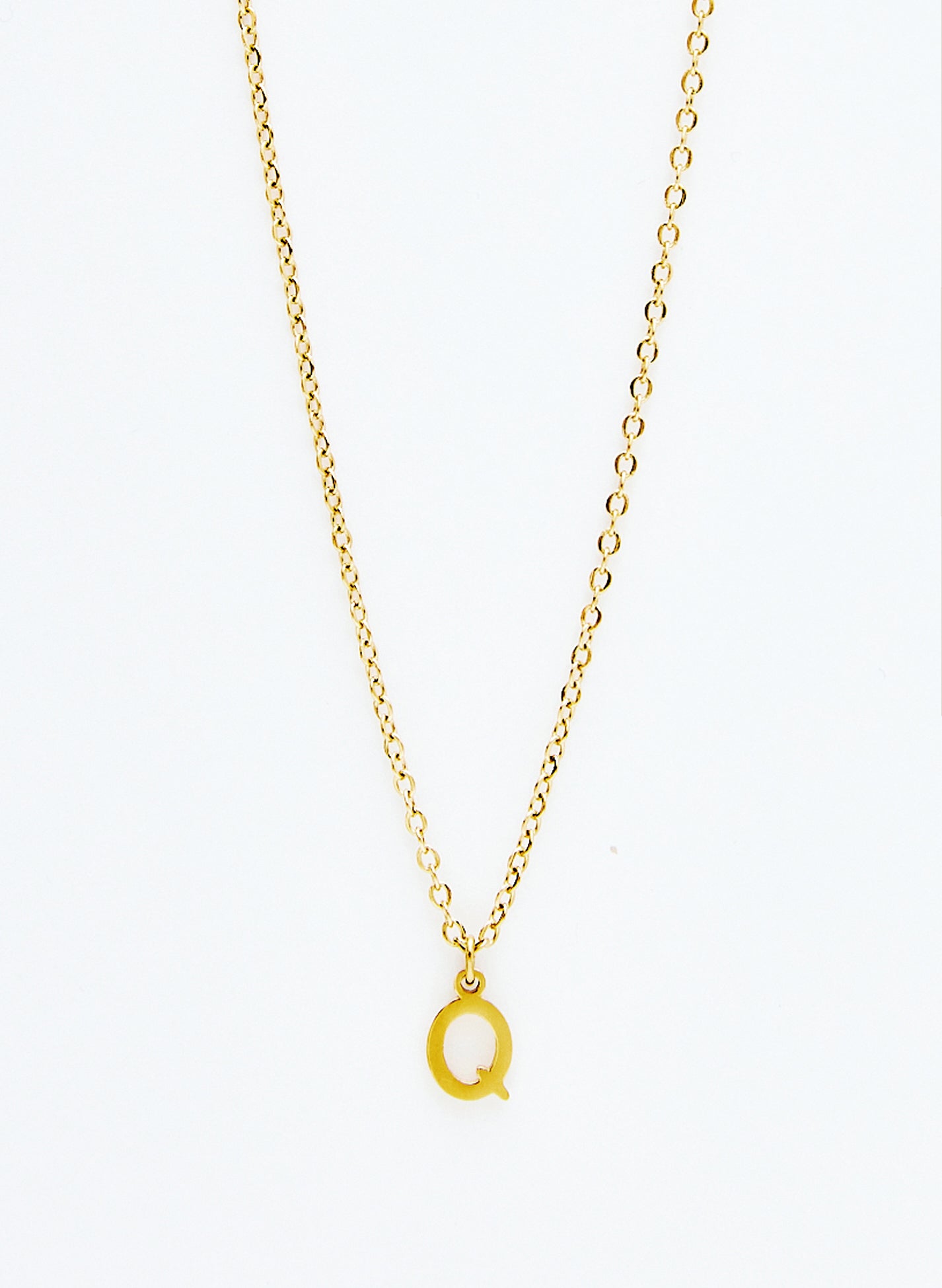COLLAR INICIAL DORADO