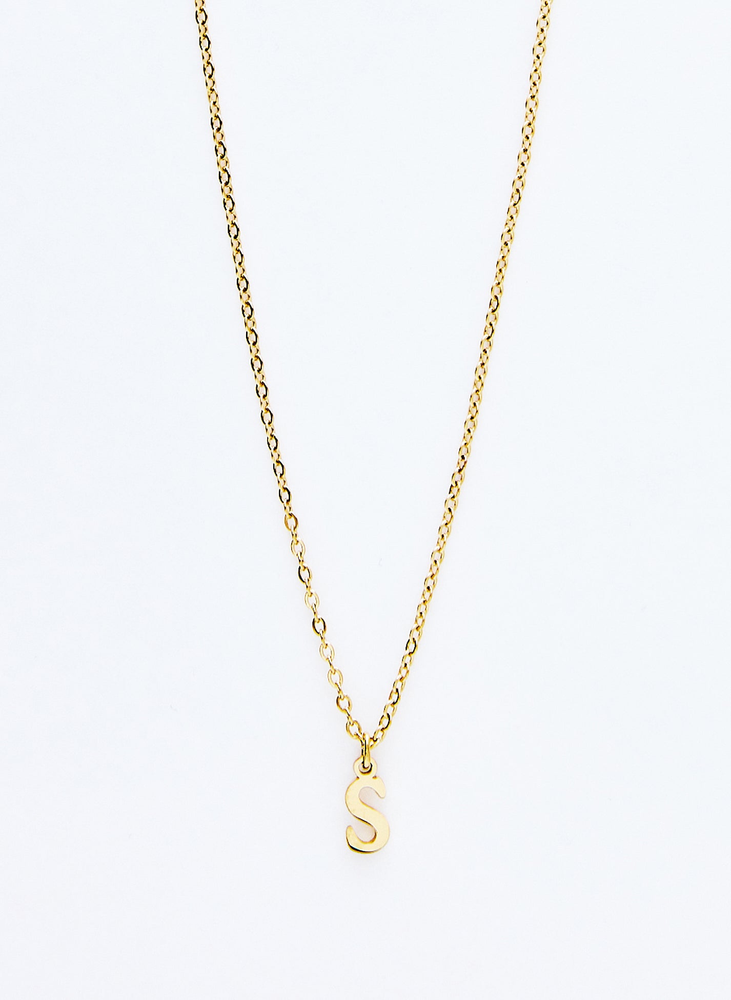 COLLAR INICIAL DORADO