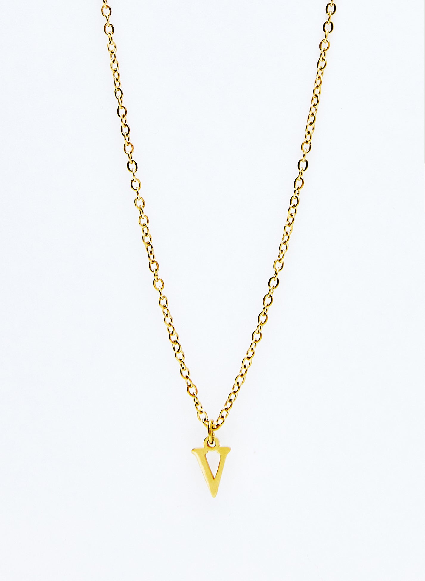COLLAR INICIAL DORADO
