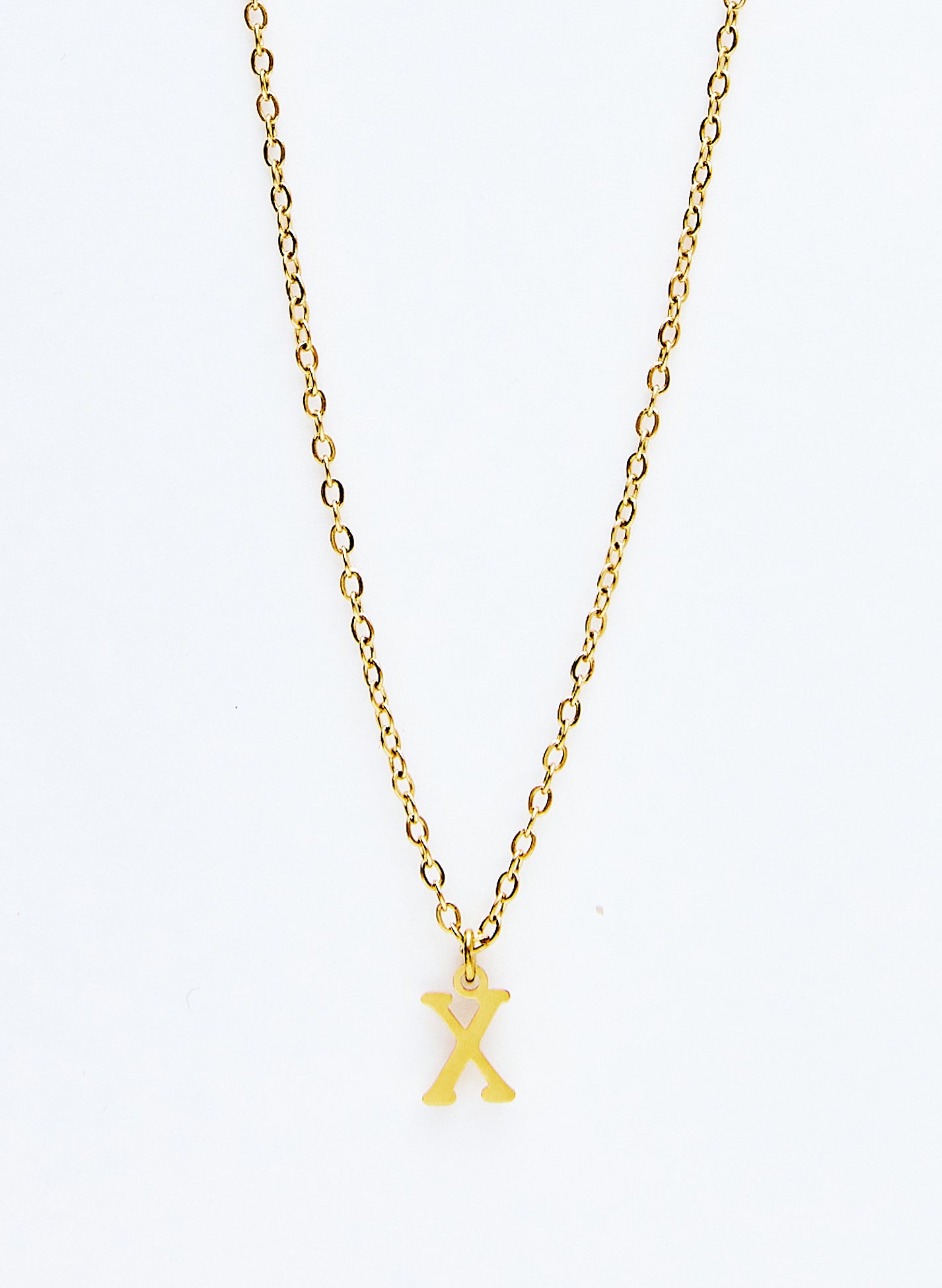COLLAR INICIAL DORADO