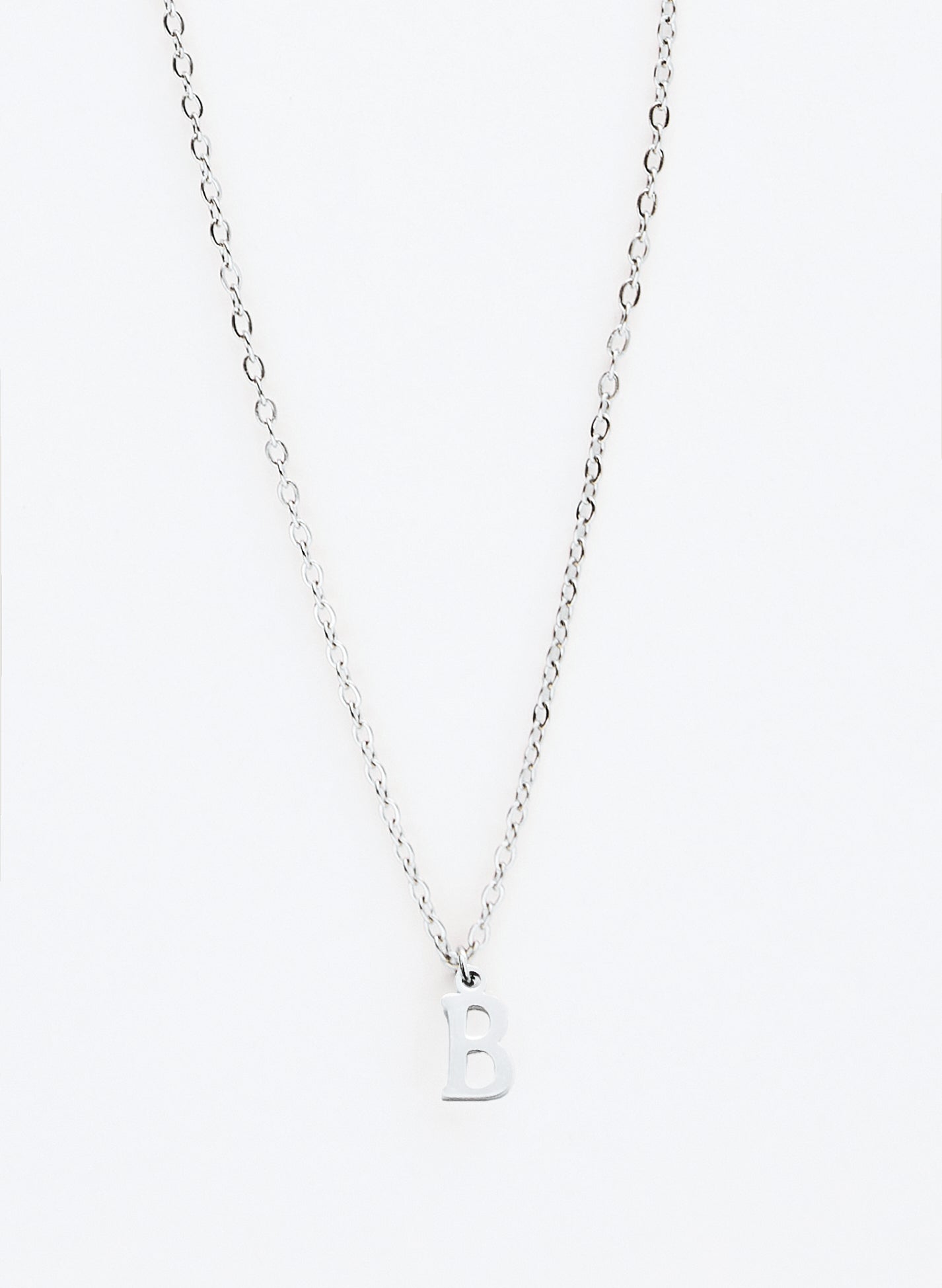 COLLAR INICIAL PLATEADO