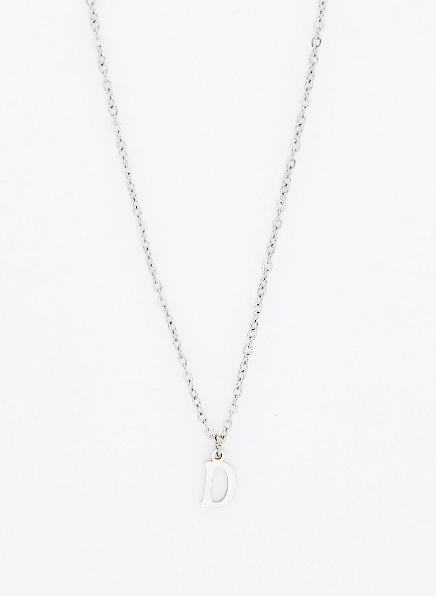 COLLAR INICIAL PLATEADO