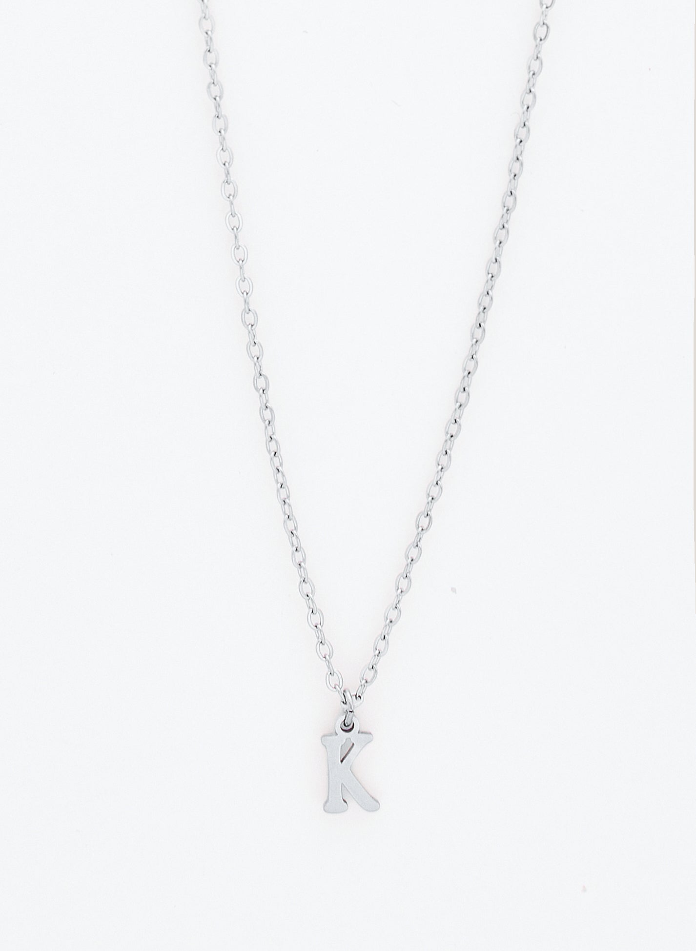 COLLAR INICIAL PLATEADO