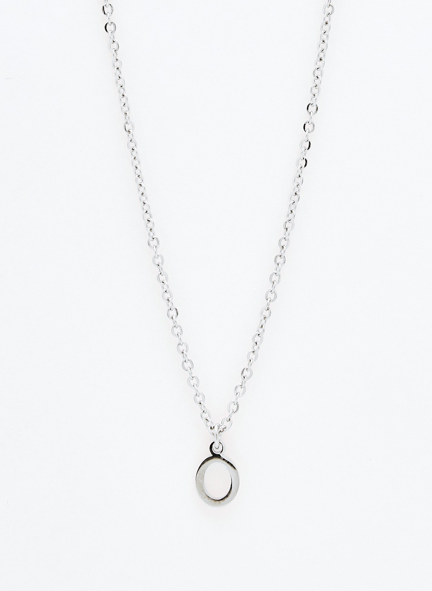 COLLAR INICIAL PLATEADO