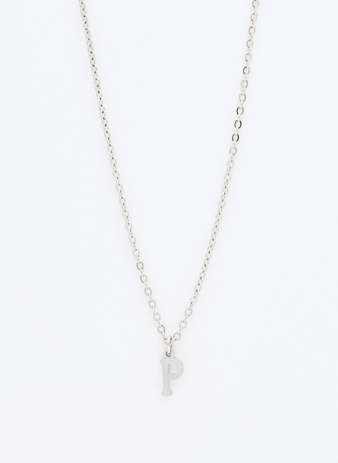 COLLAR INICIAL PLATEADO