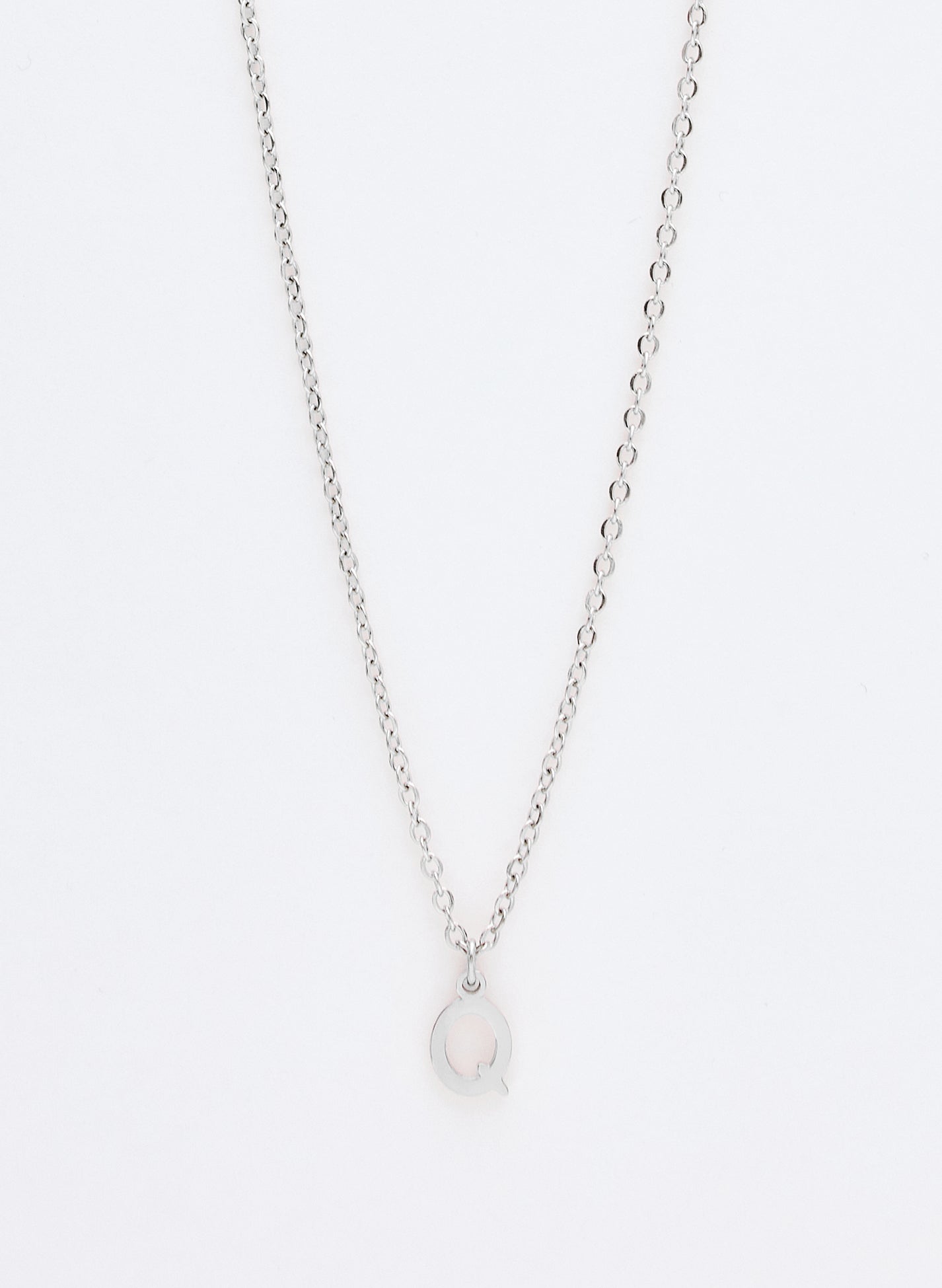 COLLAR INICIAL PLATEADO