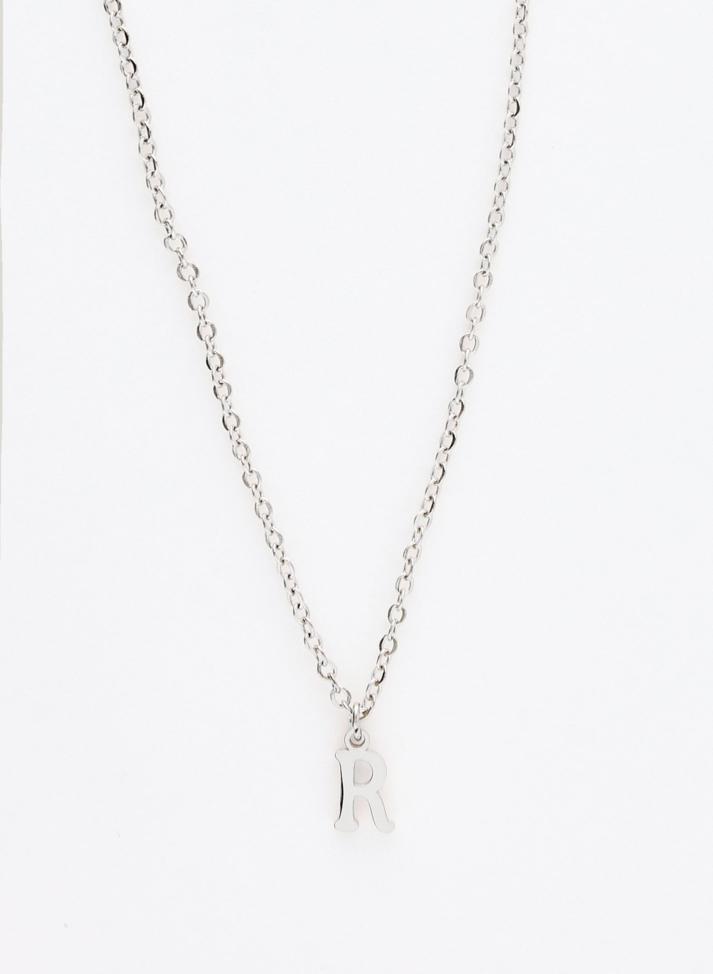 COLLAR INICIAL PLATEADO