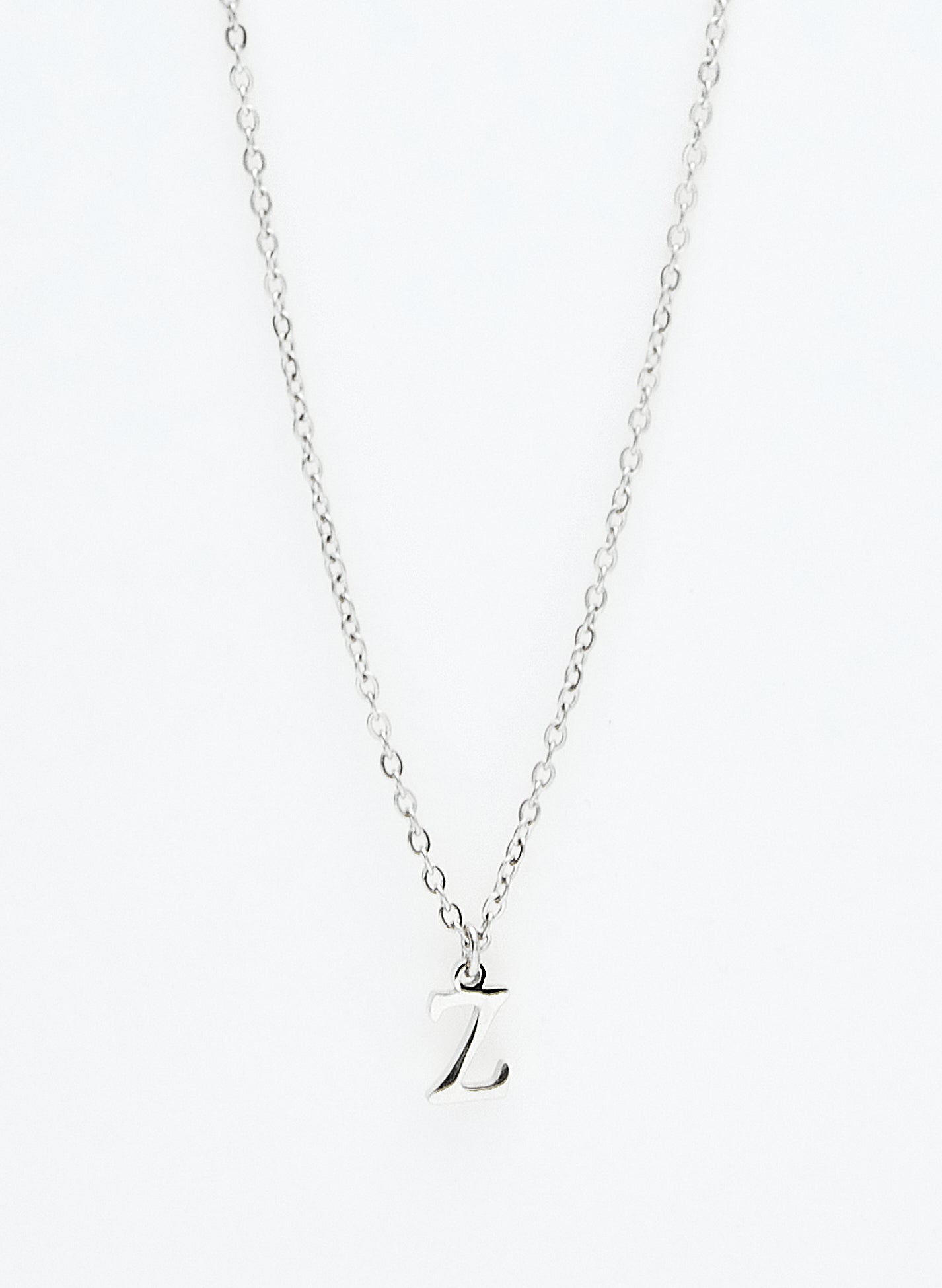 COLLAR INICIAL PLATEADO