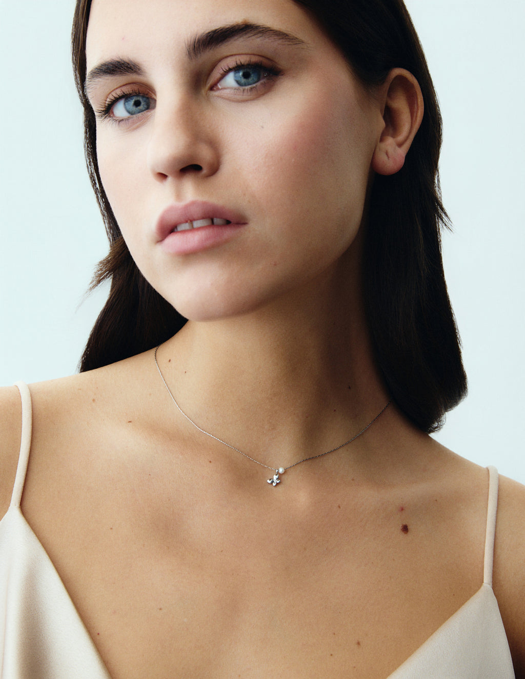 COLLAR CELESTE PLATEADO