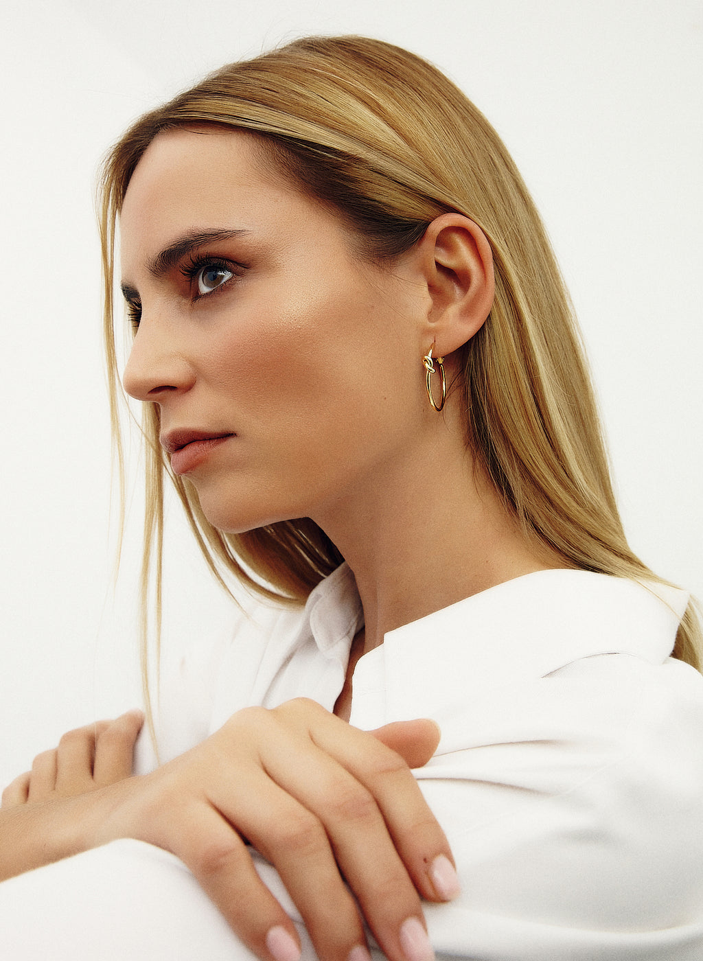 PENDIENTES ARO 30 MM NUDO DORADO