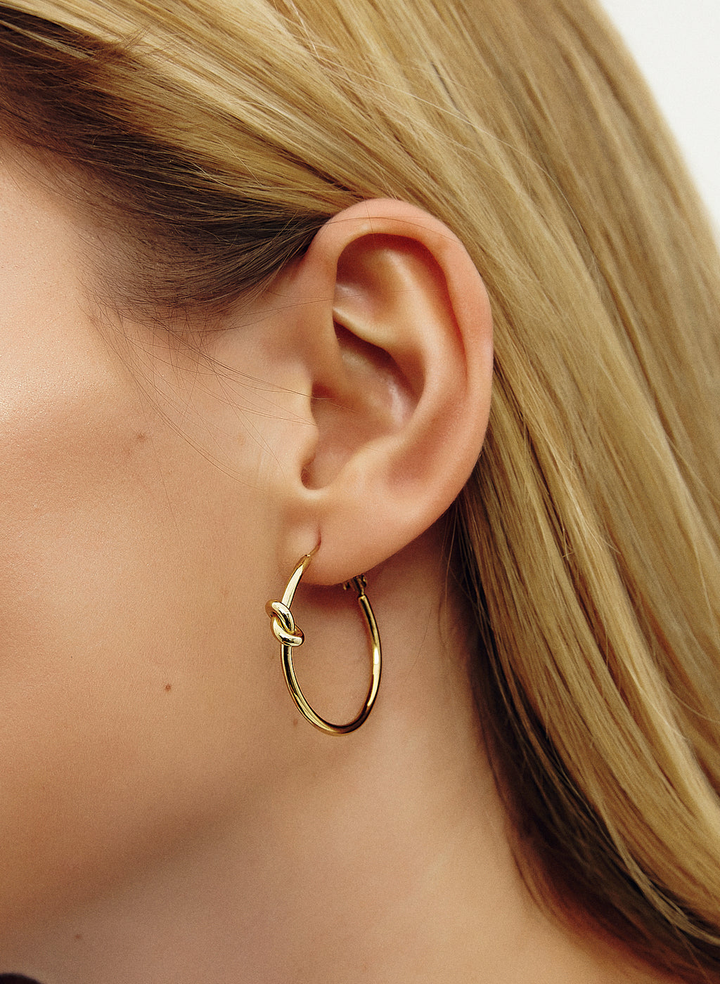 PENDIENTES ARO 30 MM NUDO DORADO