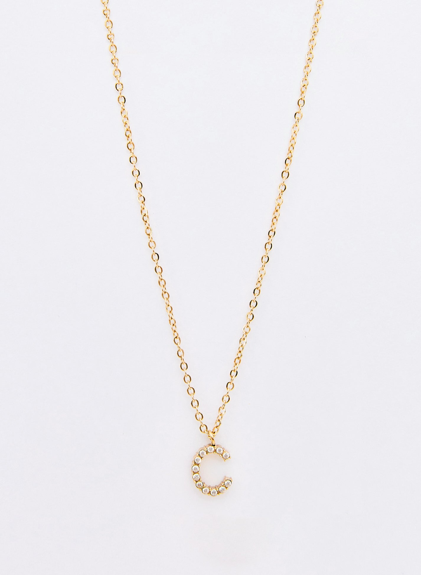 COLLAR INICIAL DORADO ABALORIOS