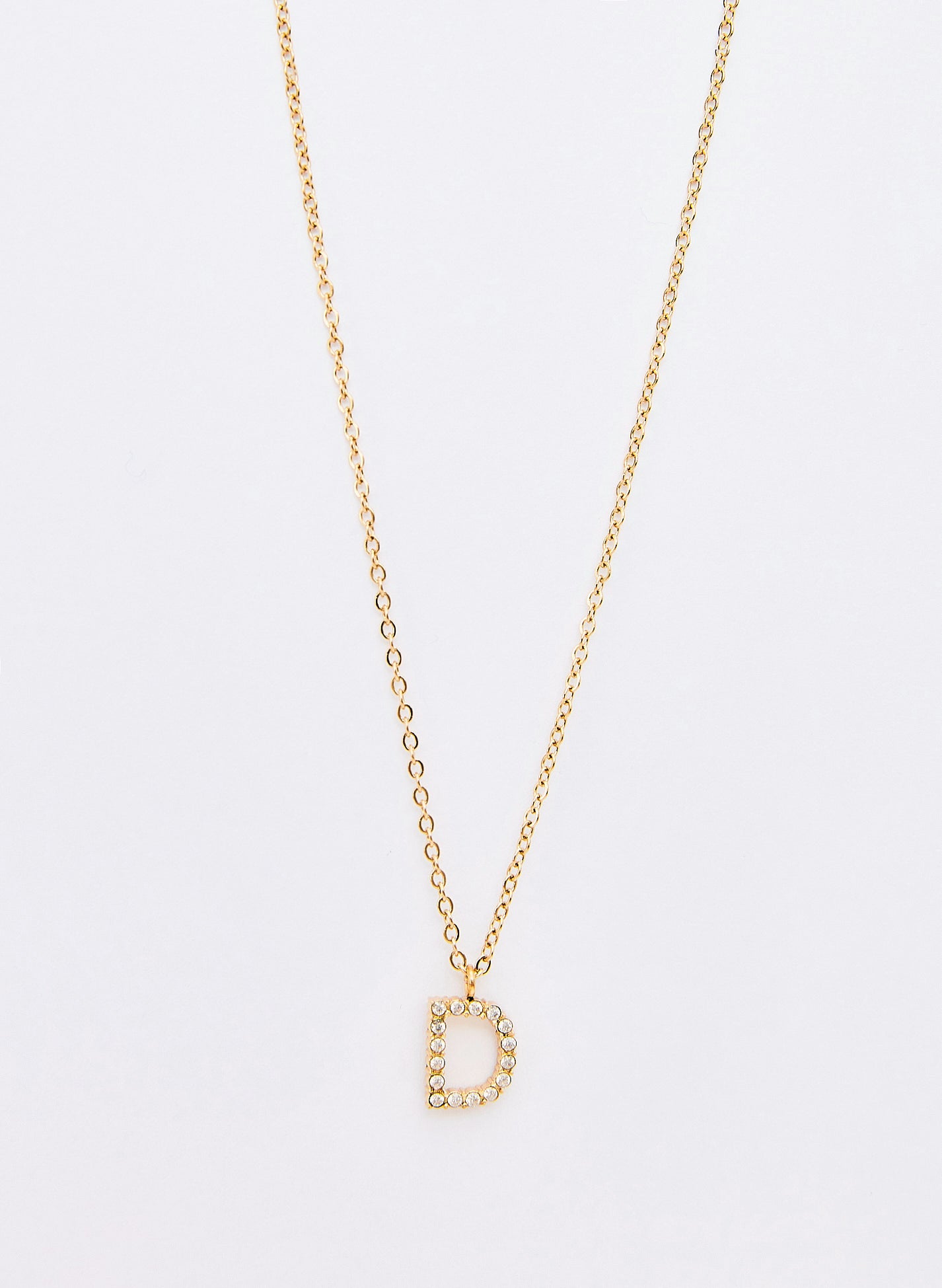 COLLAR INICIAL DORADO ABALORIOS