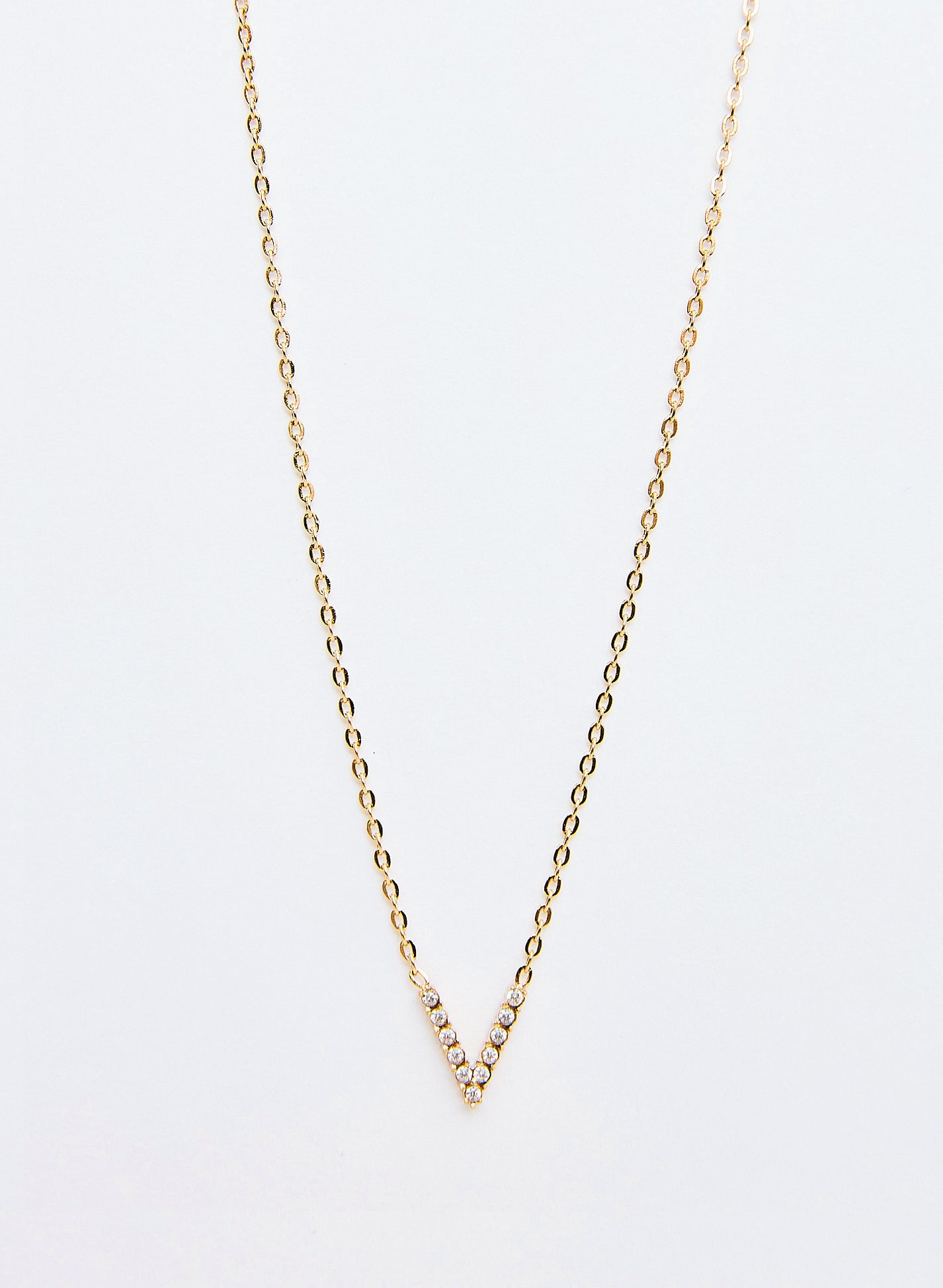COLLAR INICIAL DORADO ABALORIOS