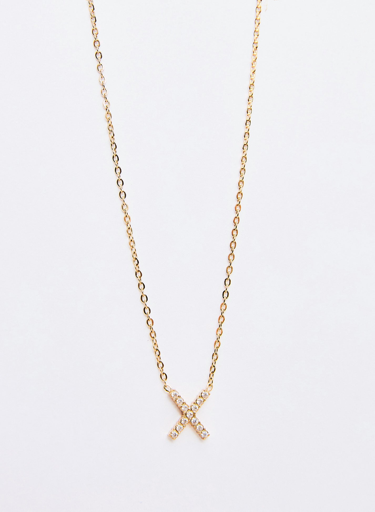 COLLAR INICIAL DORADO ABALORIOS