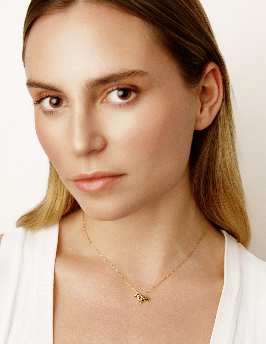 COLLAR LETTA DORADO