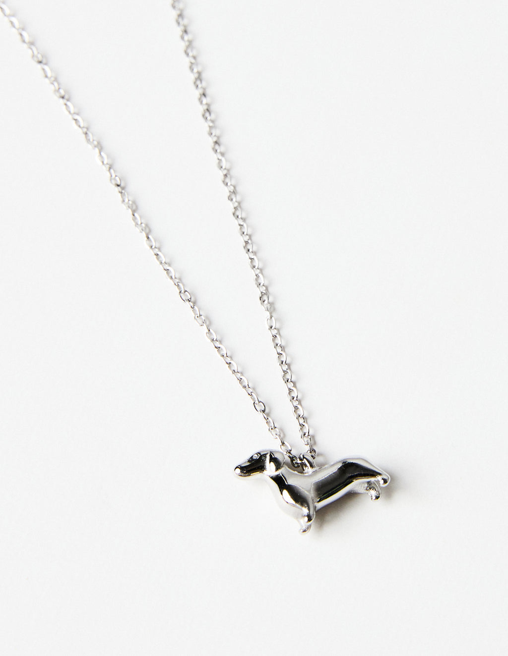 COLLAR LETTA PLATEADO
