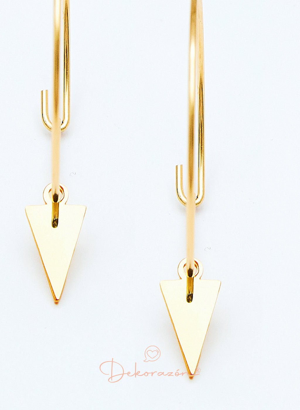 PENDIENTES ARO FINO TRIANGULO DORADO